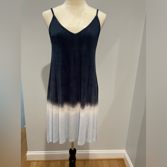 Spaghetti strap low back summer dress. - Picture 1 of 5